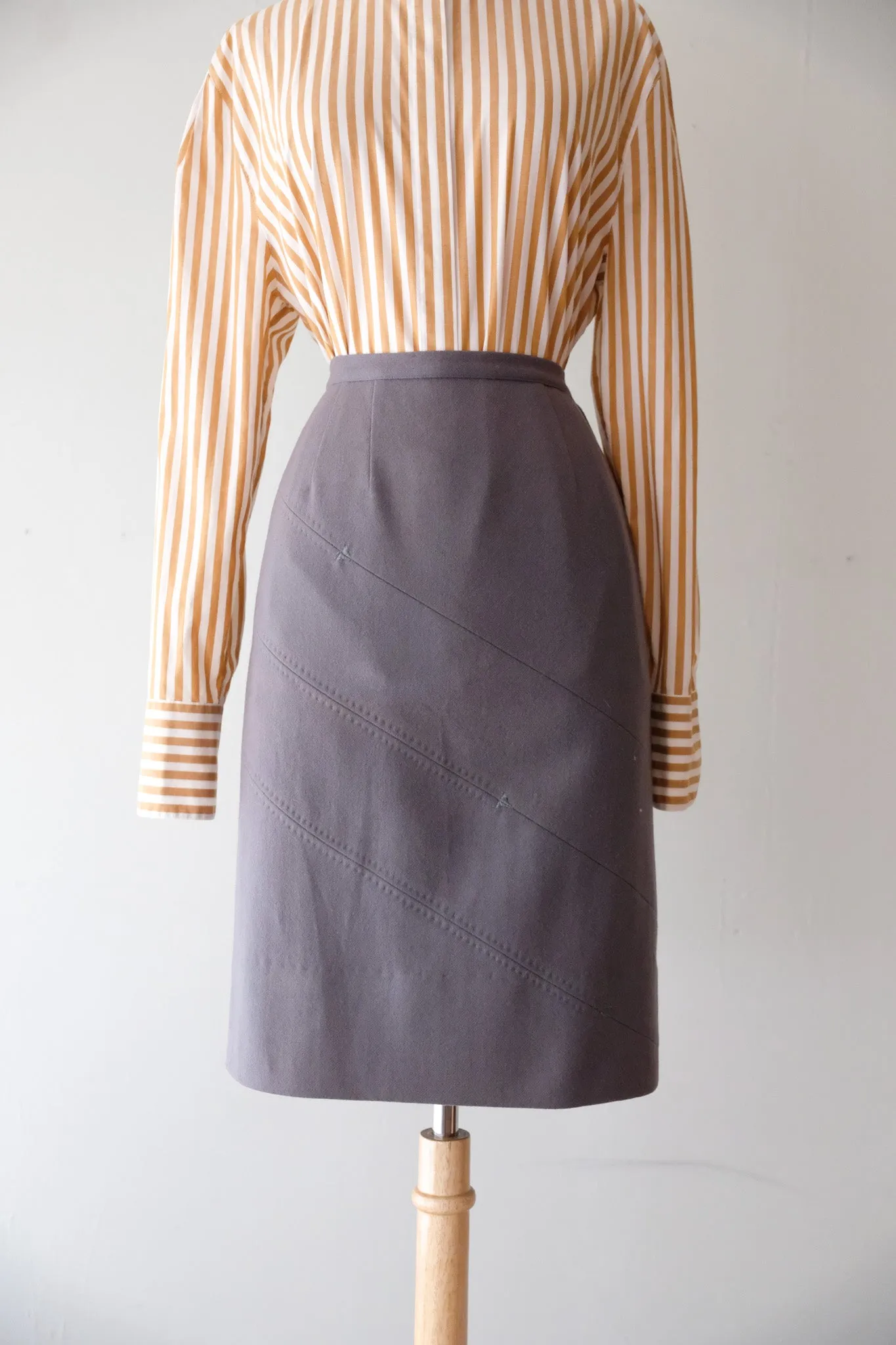 Chic 1960's Grey Wool Skirt / Sz S