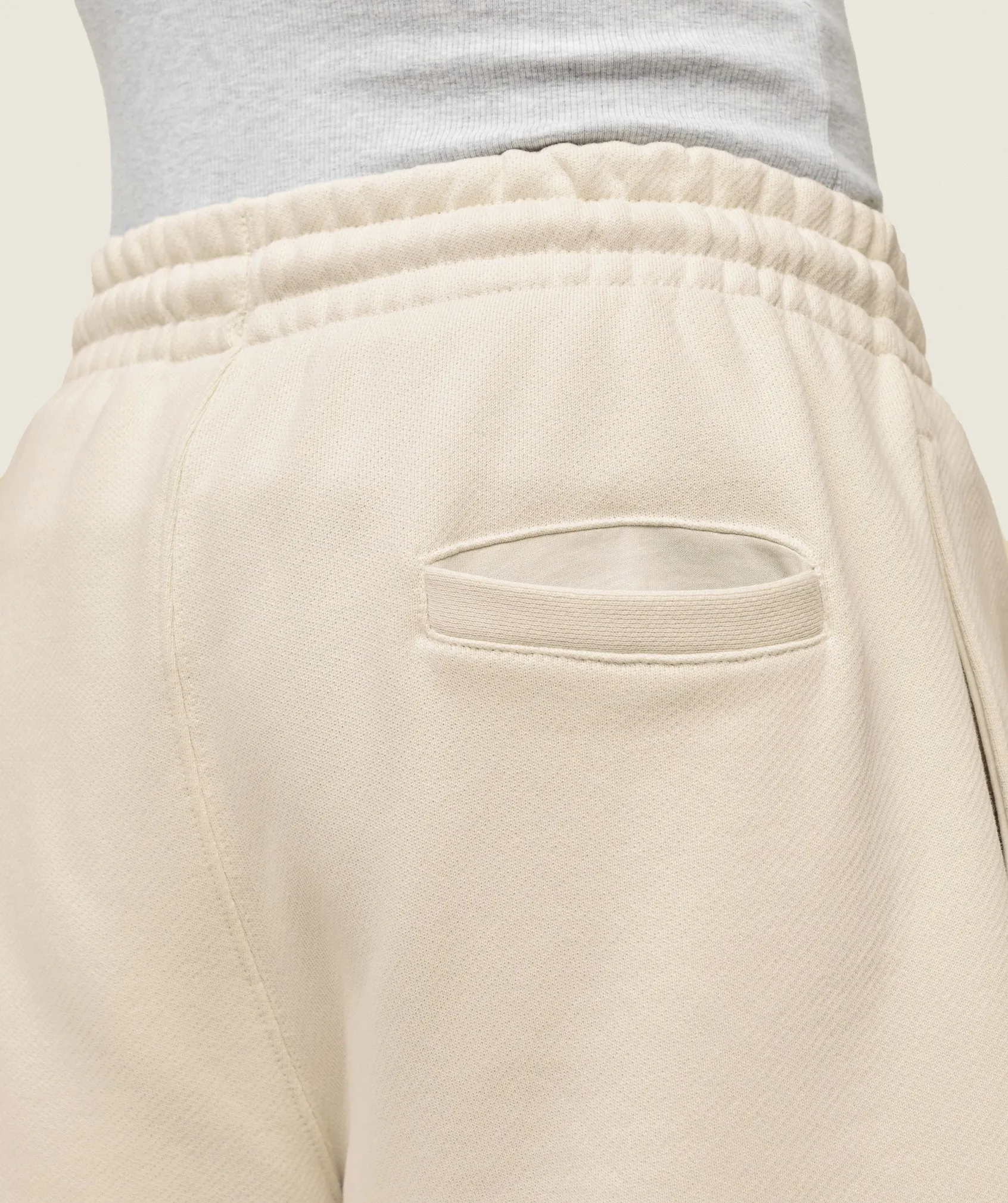 Gymshark everywear Sweat Shorts - Oat White